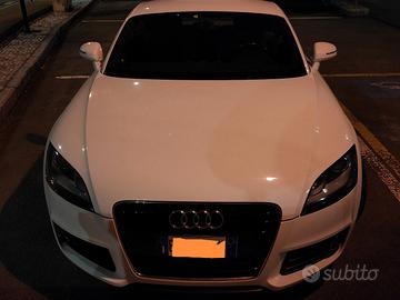 Audi TT MK2 1.8 TFSI bianca.