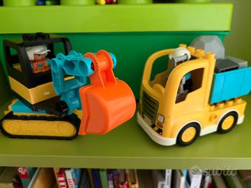 Duplo Camion e Scavatore cingolato