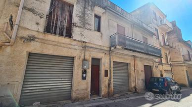 Castelvetrano casa ind. con ampio garage