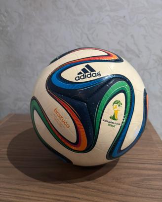 Pallone Adidas Brazuca FIFA World Cup Brasile 2014