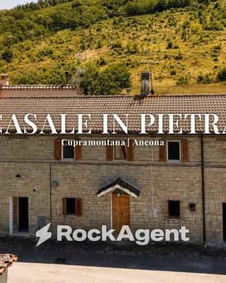 Rustico / Casale di 209 m² con più di 5 locali e b