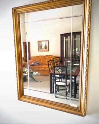Specchio con cornice in legno