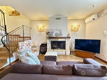 SPLENDIDA BIFAMILIARE CON SCOPERTO PRIVATO - PREMA