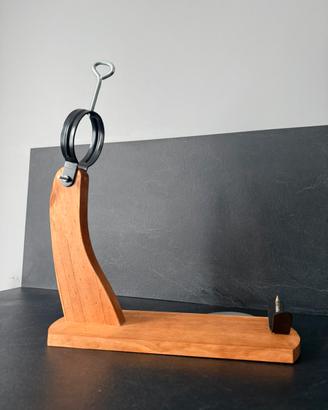 Sostegno per affettare prosciutto