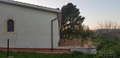 Villa-rustico zona Noto con 5 ettari di uliveto