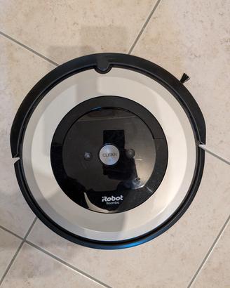 Roomba E5 iRobot aspirapolvere 