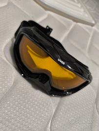 maschera da sci marca Uvex arancio e nera 