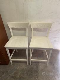 Coppia di sgabelli alti in legno