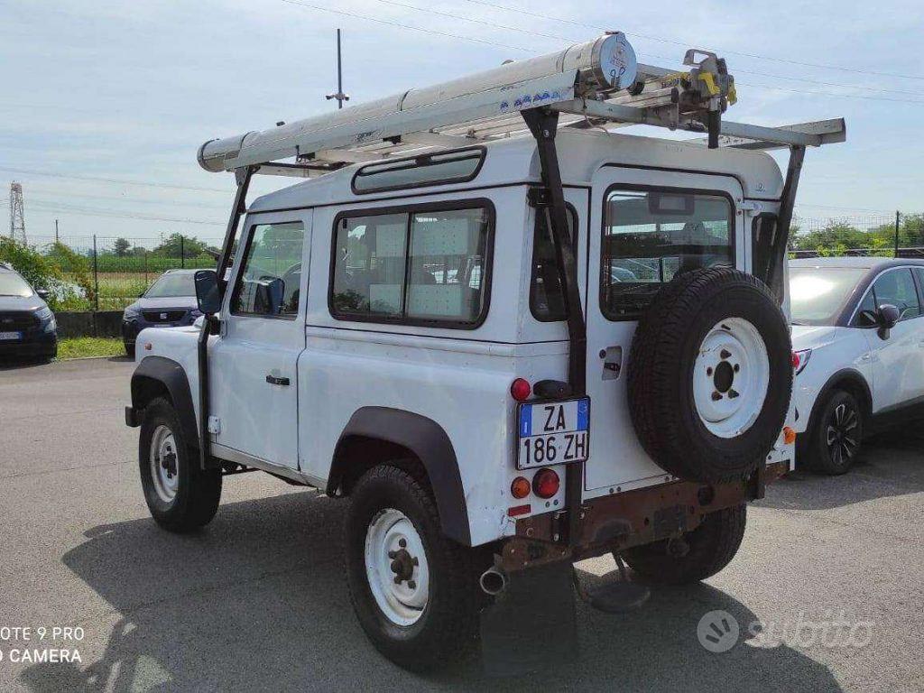 Land Rover Defender 90 2014 photo 4