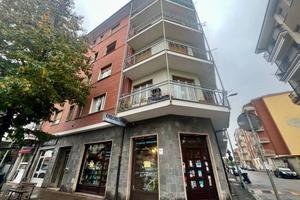 Attività / Licenza di 56 m² con 1 locale a Carmagn