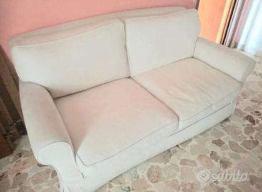 divano comodo in tessuto 