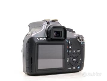 canon eos 1100D + obiettivo Canon EF-S 18-55mm f/