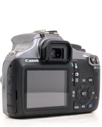 canon eos 1100D + obiettivo Canon EF-S 18-55mm f/