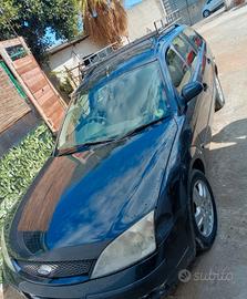 Ford mondeo station wagon