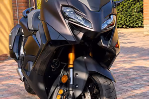 Yamaha TMAX 560 Tech MAX – 2024 – 4.600 km
