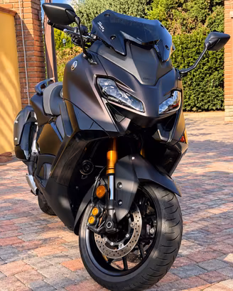 Yamaha TMAX 560 Tech MAX – 2024 – 4.600 km