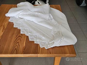 COPRILETTO CON BORDO IN PIZZO