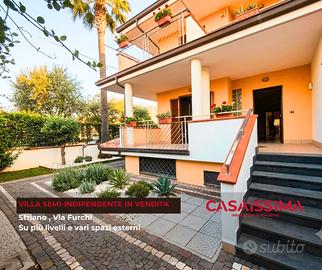 Villa semi indipendente con spazi esterni