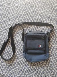 Borsello marsupio a tracolladella marca Champion