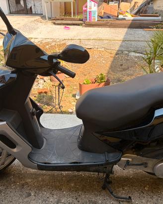 Peugeot sum up 125