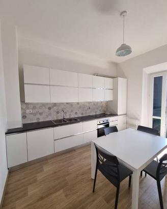 Casa indipendente di 120 m² con 5 locali a Prato