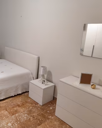 Camera da letto completa con letto contenitore 