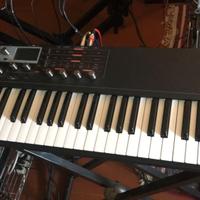 tastiera sintetizzatore