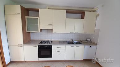 cucina componibile con elettrodomestici inclusi