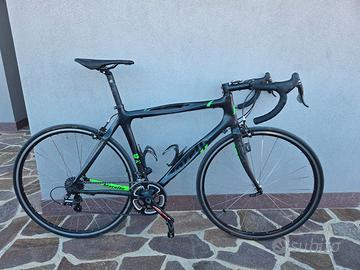Bici da corsa MORELLO in carbonio