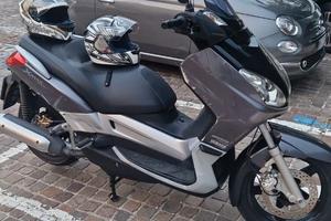 Yamaha X-Max 250