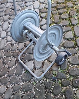 Carrello avvolgi tubo