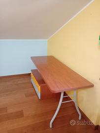 scrivania mensole libreria cassettiera 