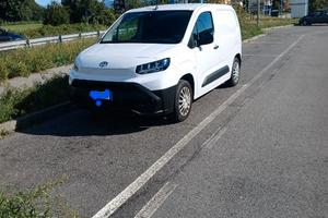 Toyota proace city