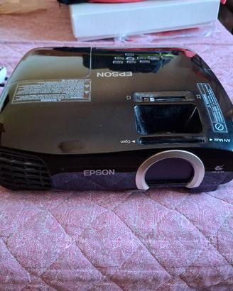 videoproiettore epson con telo