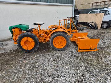 Trattore Pasquali 4x4 + atrezatura 