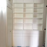 Libreria in legno massello laccata bianca