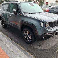 Jeep renegade trailhawk 4x4 2000 cc 170 cv