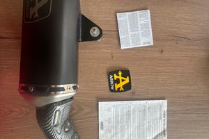 Terminale in carbonio Arrow per Honda Hornet 750