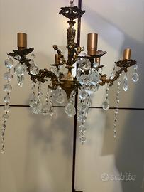 Elegante lampadario vintage in ottone