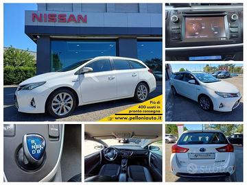 Toyota Auris Touring Sport 1.8 hybrid Lounge