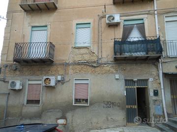 Appartamento al primo piano in via Montebello