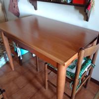 Tavolo e sedie