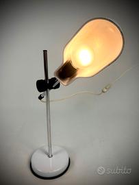 Lampada bianca da tavolo
