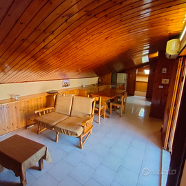 Splendida mansarda arredata