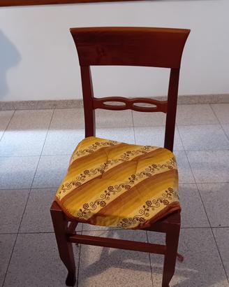 tavolo in legno con 6 sedie 