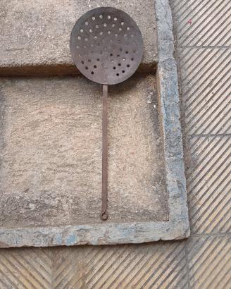 Scolpasta in ferro Vintage