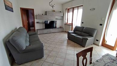 Appartamento di 100 m² con 3 locali e box auto a S