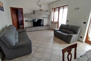 Appartamento di 100 m² con 3 locali e box auto a S