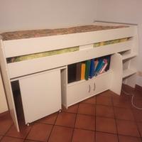 letto rialzato con scrivania a scomparsa