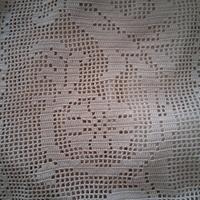 Tenda in lino grezzo e uncinetto